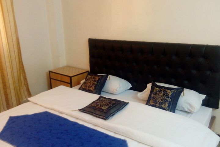 Room 8 of 44