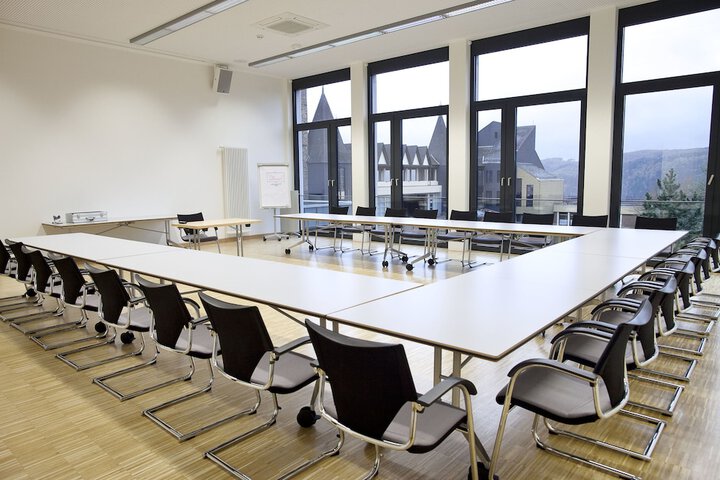 Meeting 48 of 77