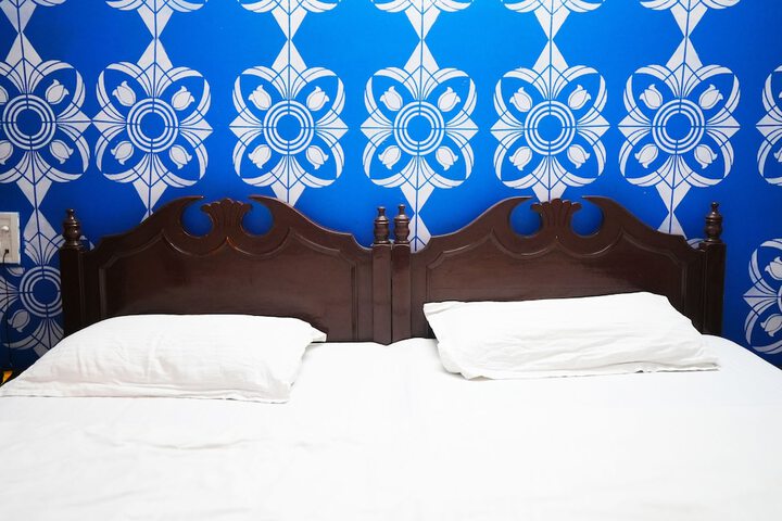 Room 10 of 37