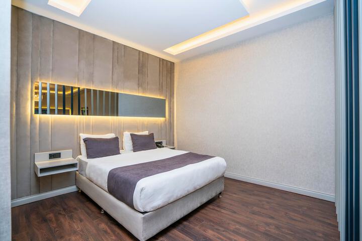Room 28 of 63