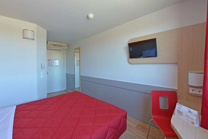 Room 15 of 73