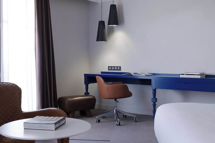 Room 10 of 64