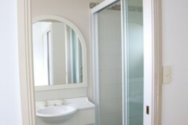 Room 4 of 25