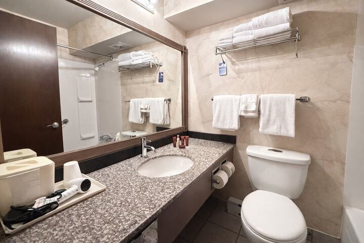 Room 25 of 28