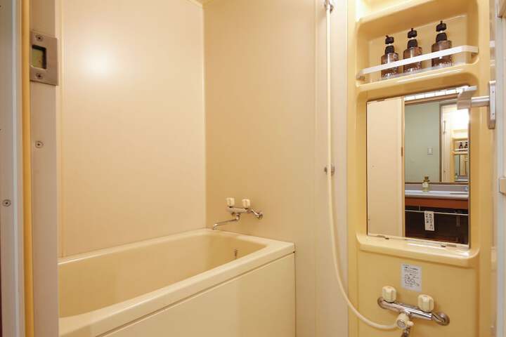 Room 65 of 131