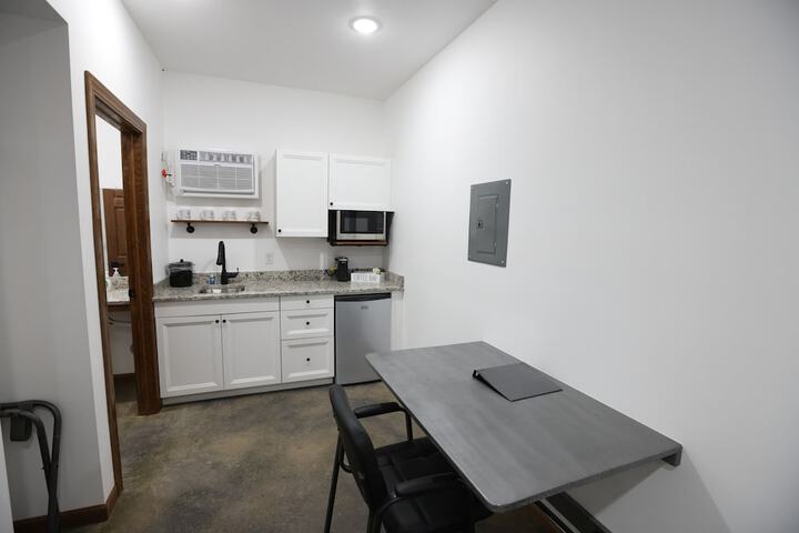 Room 6 of 17