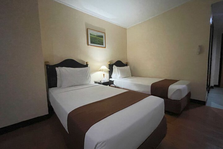 Room 30 of 90
