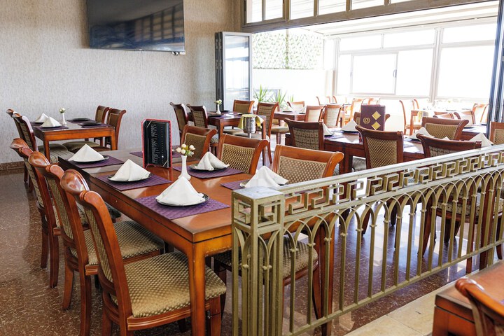 Dining 70 of 109