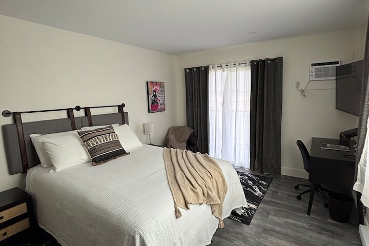 Room 16 of 37