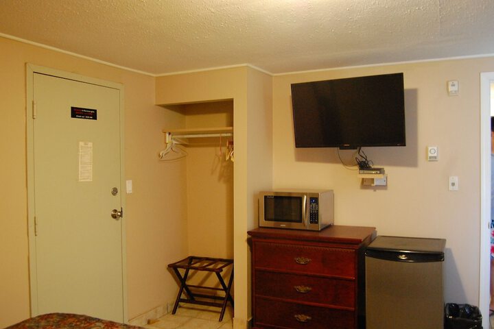 Room 2 of 19