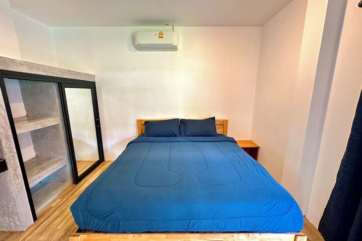 Room 25 of 177