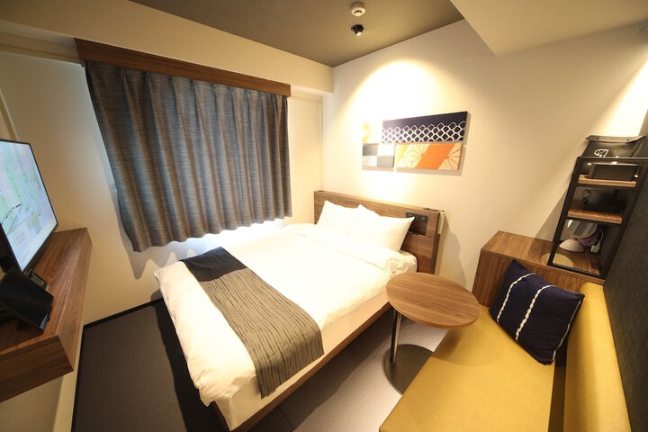 Room 17 of 49