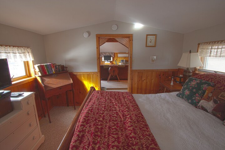 Room 6 of 203