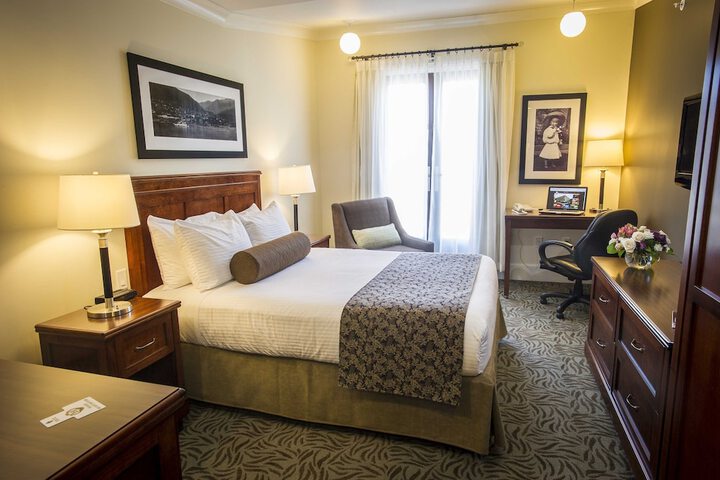 Room 4 of 140