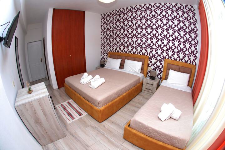 Room 18 of 86