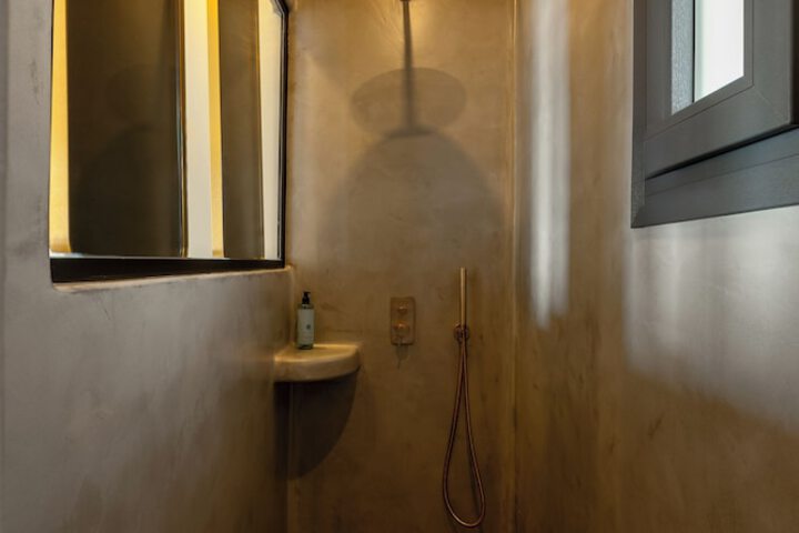 Room 73 of 99