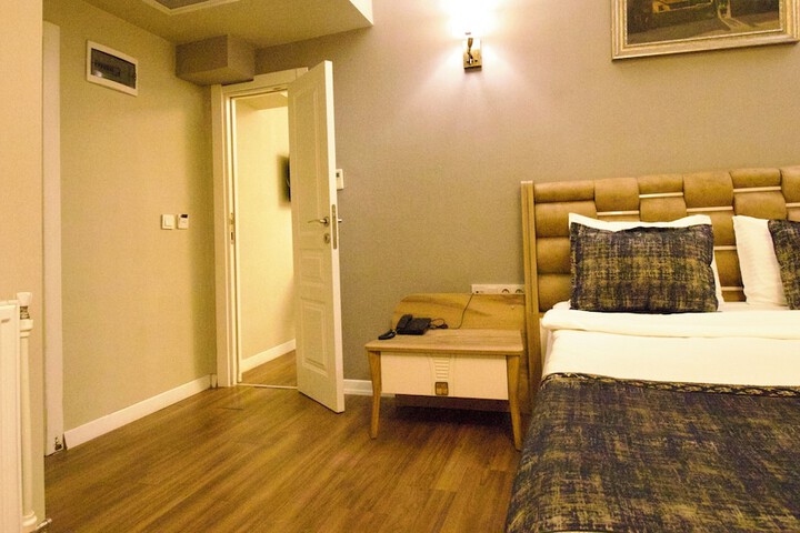 Room 20 of 36