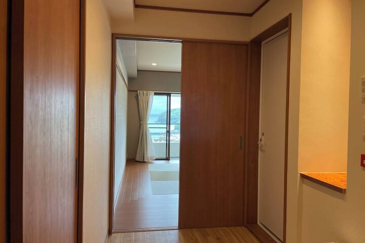 Room 8 of 18