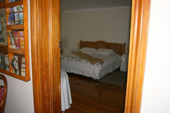Room 43 of 198