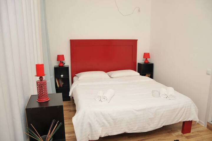 Room 9 of 17