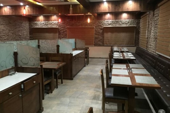 Dining 9 of 10