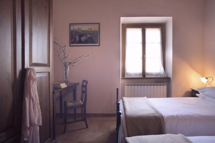 Room 10 of 50