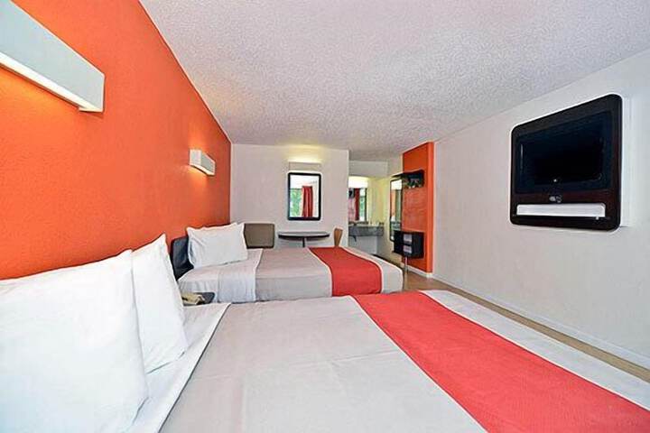 Room 47 of 69