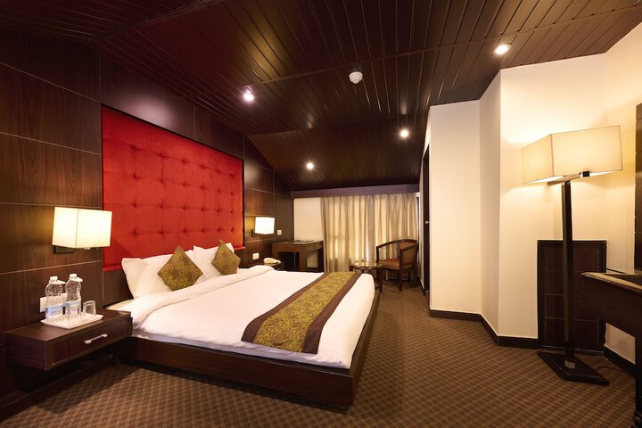 Room 11 of 36
