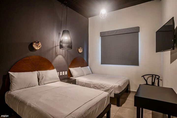 Room 4 of 16