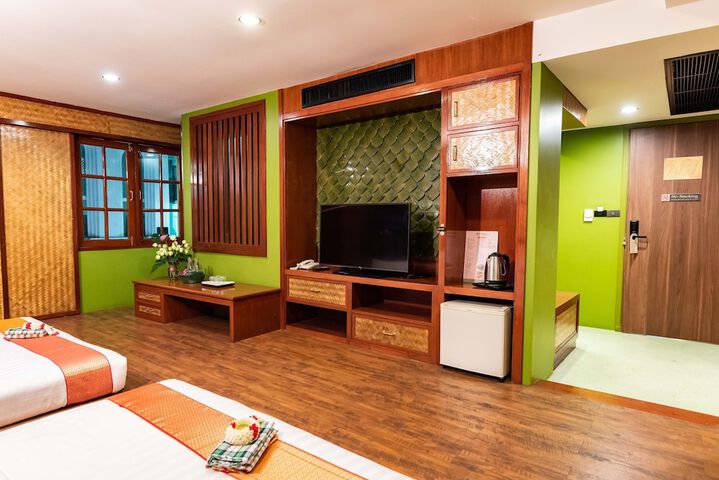 Room 35 of 62