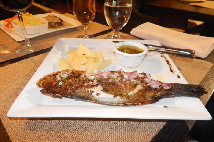 Dining 25 of 36