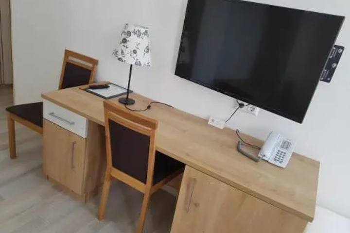 Room 2 of 4