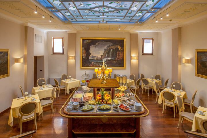 Breakfast area