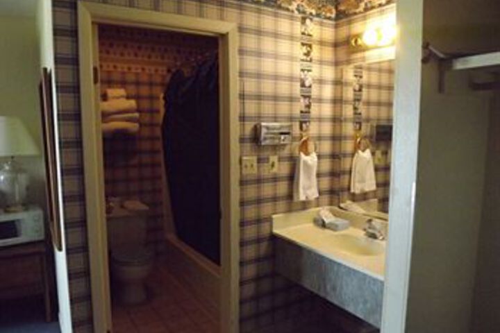 Room 3 of 23