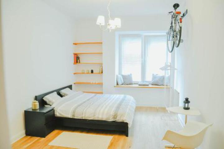 Room 2 of 6