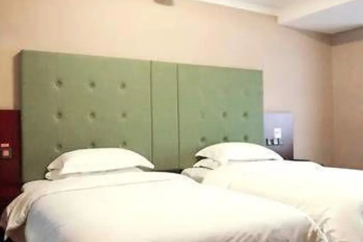 Room 5 of 10