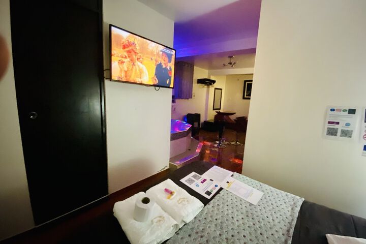 Room 5 of 21
