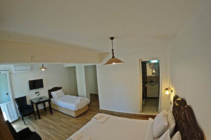 Room 18 of 78