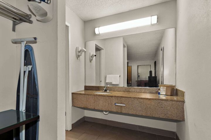 Room 20 of 36