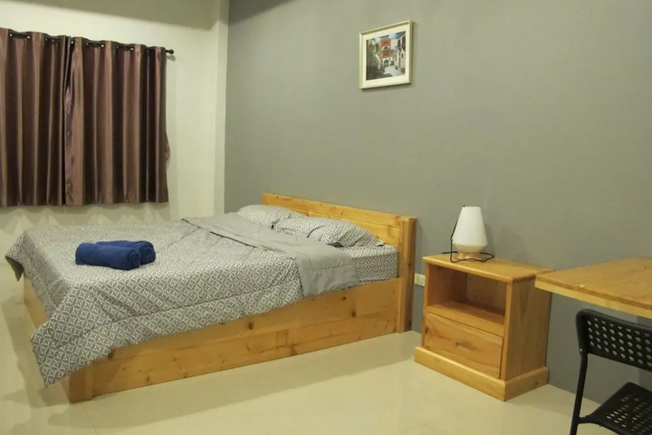 Room 5 of 15