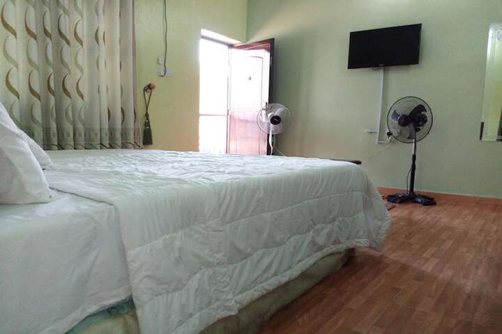 Room 18 of 25
