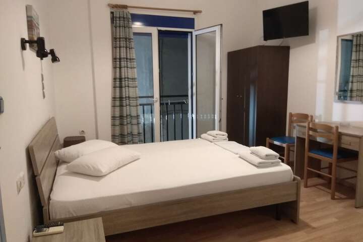 Room 8 of 70