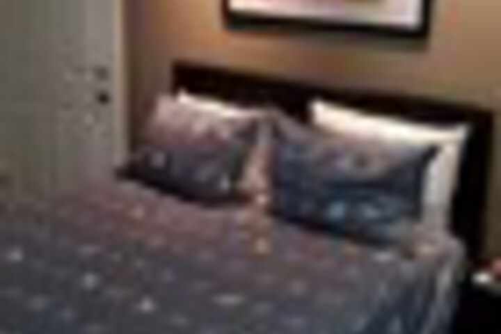 Room 143 of 828