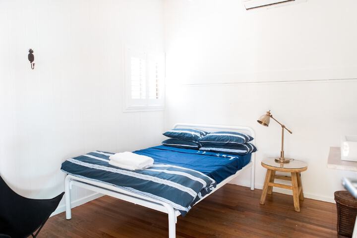 Room 8 of 43