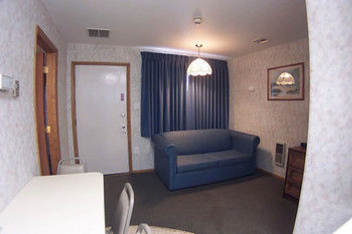 Room 10 of 22