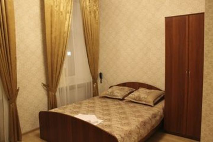 Room 6 of 25