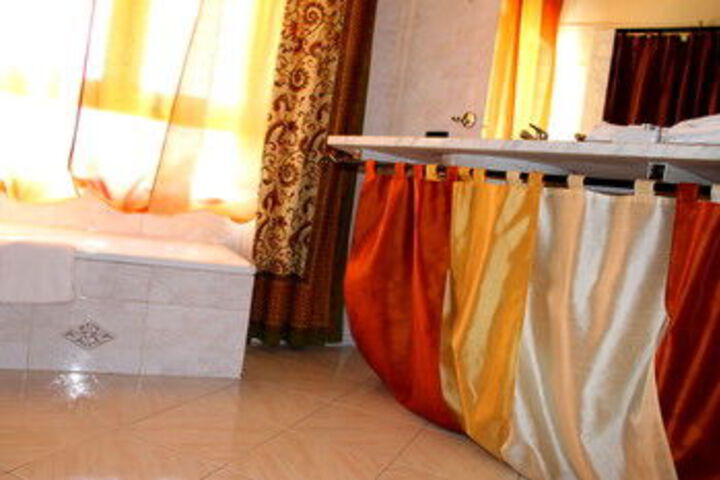 Room 25 of 191