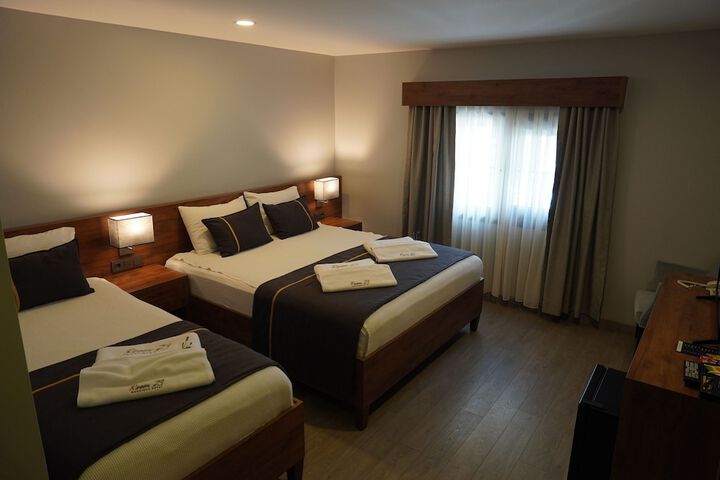 Room 8 of 68