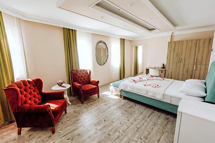 Room 2 of 27