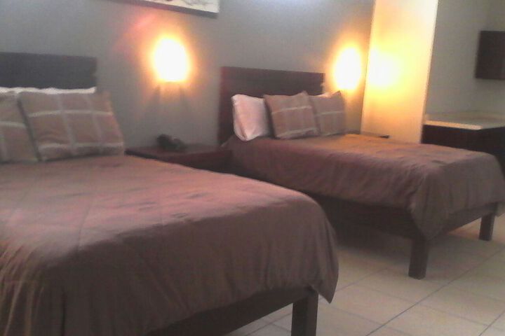 Room 17 of 33